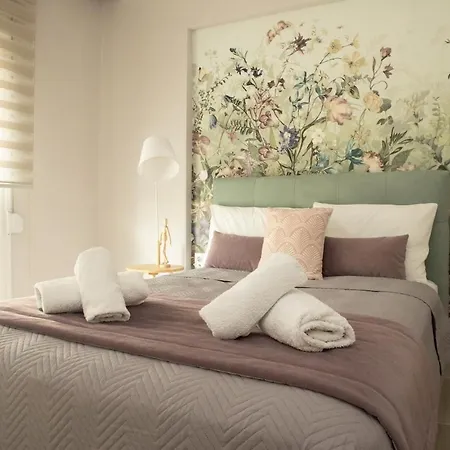 Alchemia, Beautiful Spacious In Apartment *